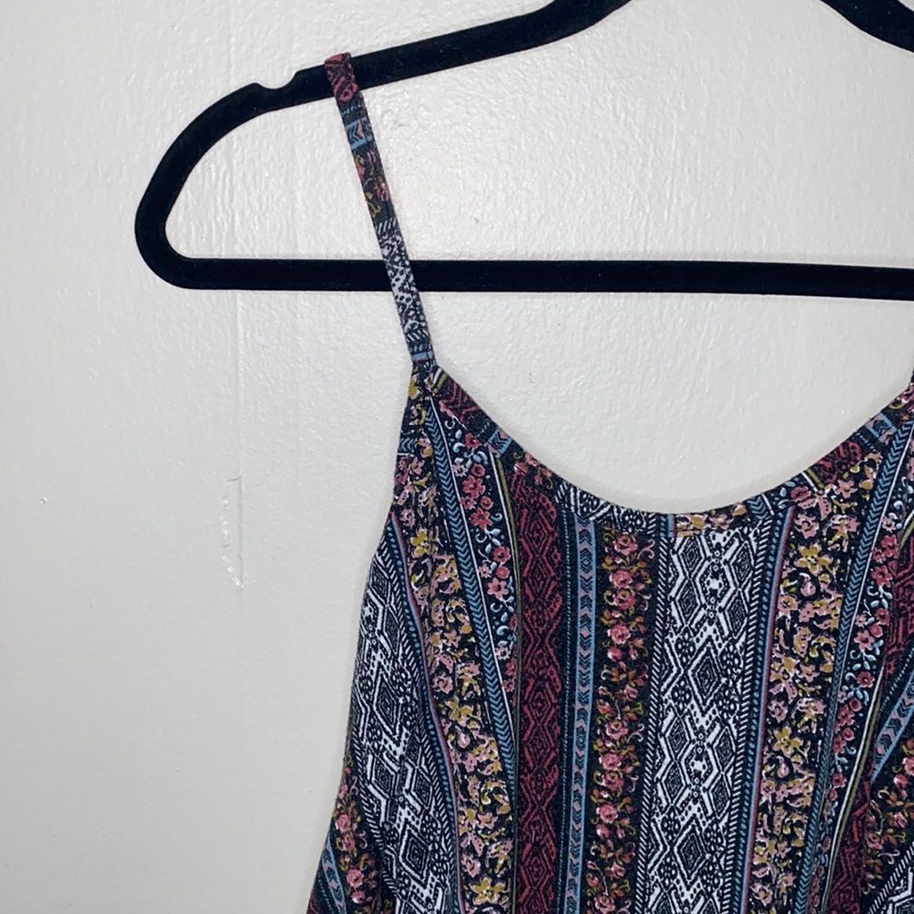 💋Adorable Multi-colored & patterned tank top!